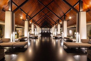 هتل Twinpalms Surin Phuket Resort