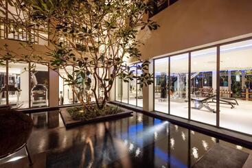 هتل Twinpalms Surin Phuket Resort