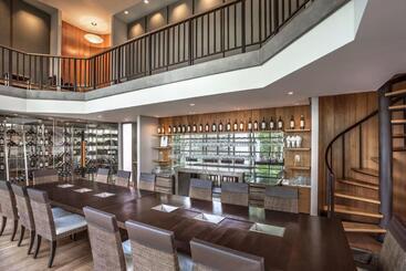 هتل Twinpalms Surin Phuket Resort