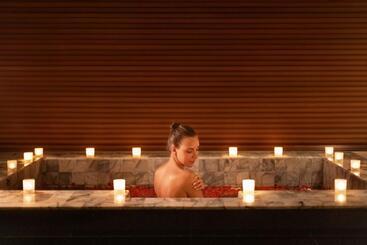 هتل Twinpalms Surin Phuket Resort