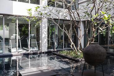 هتل Twinpalms Surin Phuket Resort