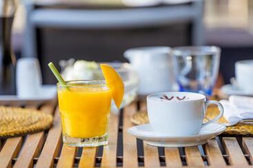 هتل Twinpalms Surin Phuket Resort
