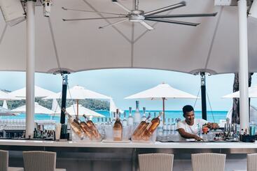 هتل Twinpalms Surin Phuket Resort