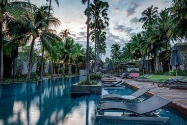 هتل Twinpalms Surin Phuket Resort
