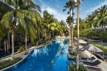 هتل Twinpalms Surin Phuket Resort