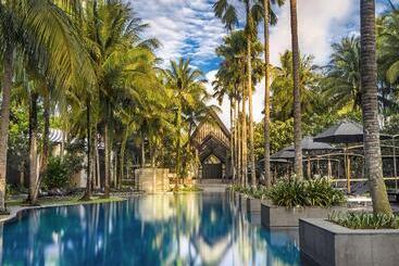 هتل Twinpalms Surin Phuket Resort