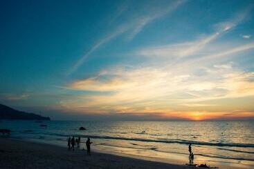 هتل Twinpalms Surin Phuket Resort