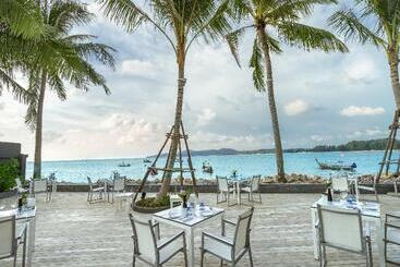 هتل Twinpalms Surin Phuket Resort