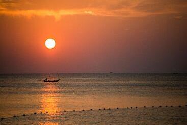 هتل Twinpalms Surin Phuket Resort