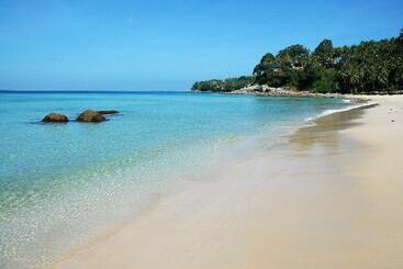 هتل Twinpalms Surin Phuket Resort