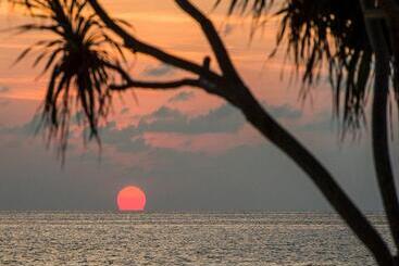 هتل Twinpalms Surin Phuket Resort