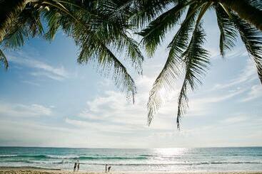 هتل Twinpalms Surin Phuket Resort