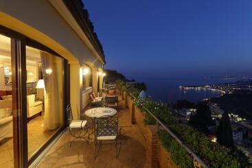 هتل Villa Angela