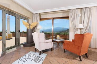 هتل Villa Angela
