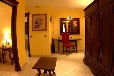 هتل Villa Angela