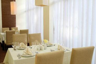 استراحتگاه Helios Spa Hotel   Children Slides, Pool, Entertainment & All Inclusive