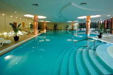 استراحتگاه Helios Spa Hotel   Children Slides, Pool, Entertainment & All Inclusive