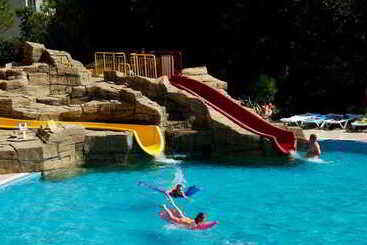 استراحتگاه Helios Spa Hotel   Children Slides, Pool, Entertainment & All Inclusive