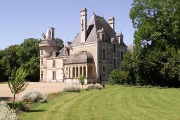 ベッドアンドブレックファースト Château De La Court D Aron