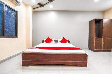 هتل Oyo 13775 Sathya Lodge