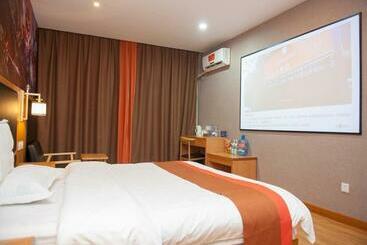 Jun Hotels Henan Zhengzhou Zhongmu County Shangdu Avenue Tv Tower