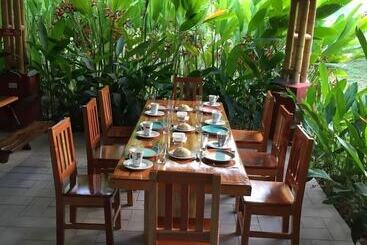هاستل Paraso Inn