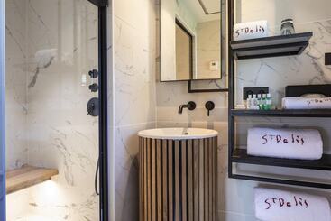 هتل Hôtel Saint Delis   La Maison Du Peintre   Relais & Châteaux