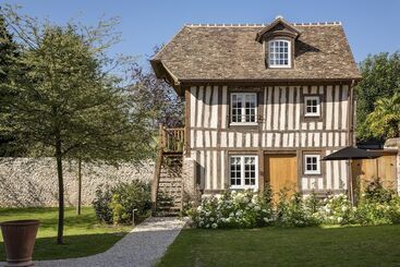 هتل Hôtel Saint Delis   La Maison Du Peintre   Relais & Châteaux