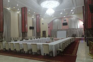 هتل Oasis Palace