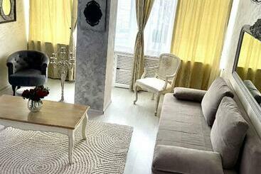 Jolie Apartments