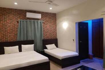 پانسیون Elegant Guest House Karachi