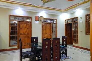 پانسیون Elegant Guest House Karachi