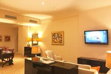 Taj Hotelapart, Taj Hotel Cape Town