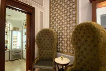 Taj Hotelapart, Taj Hotel Cape Town