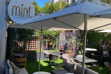 Taj Hotelapart, Taj Hotel Cape Town