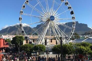 Taj Hotelapart, Taj Hotel Cape Town