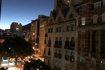 Taj Hotelapart, Taj Hotel Cape Town