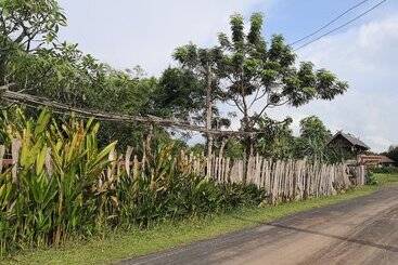 هتل Baan Ingsuan
