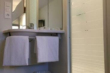 هتل Ibis Budget Niort La Crèche