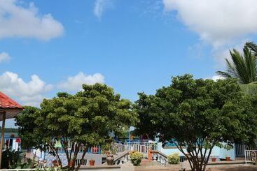 هتل Waterfront Paradise Resort