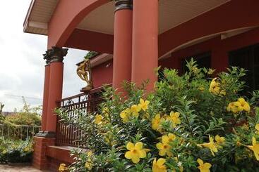 هتل Waterfront Paradise Resort
