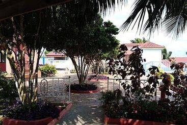 هتل Waterfront Paradise Resort