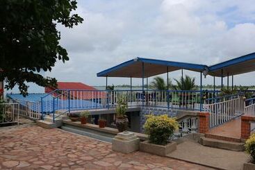هتل Waterfront Paradise Resort
