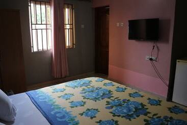 هتل Waterfront Paradise Resort