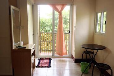 هتل Wattanakham Serviced Apartment