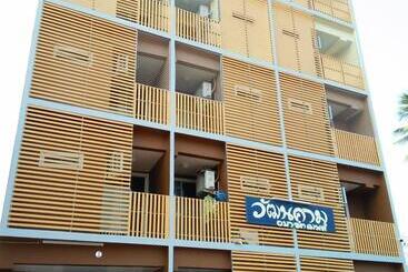 هتل Wattanakham Serviced Apartment