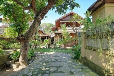 پانسیون Katang   Katang Guest House