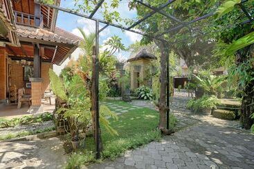 پانسیون Katang   Katang Guest House
