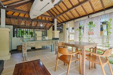 پانسیون Katang   Katang Guest House