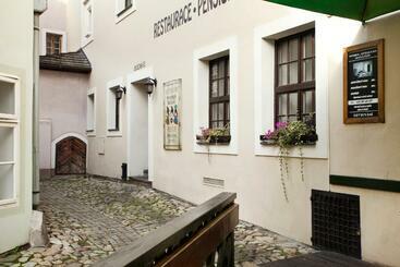 پانسیون Penzion A Restaurace Modrá Růže Tábor